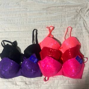 Set of 5 Bras size 38C.                                   Like new condition